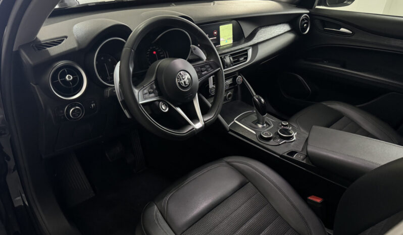 
Alfa Romeo Stelvio B-Tech 2.2 Q4 full									