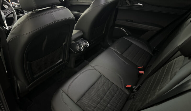 
Alfa Romeo Stelvio B-Tech 2.2 Q4 full									