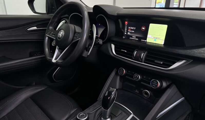 
Alfa Romeo Stelvio B-Tech 2.2 Q4 full									