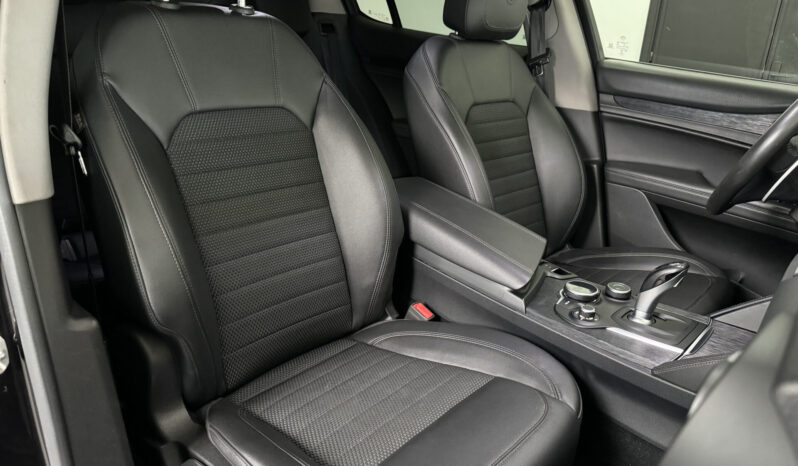 
Alfa Romeo Stelvio B-Tech 2.2 Q4 full									