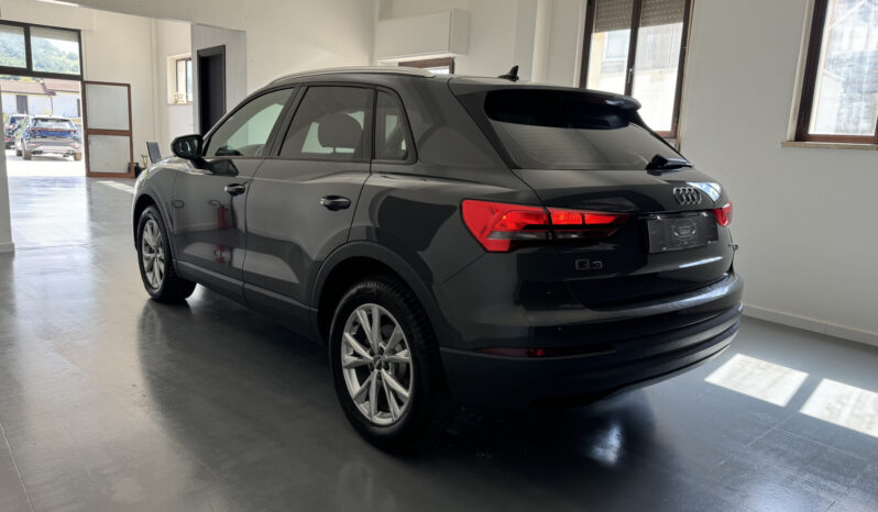 
Audi Q3 TDi Quattro 2.0 full									