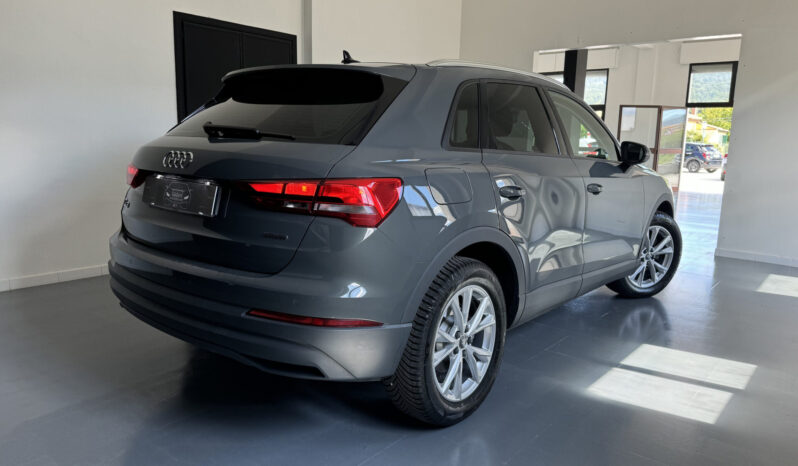 
Audi Q3 TDi Quattro 2.0 full									