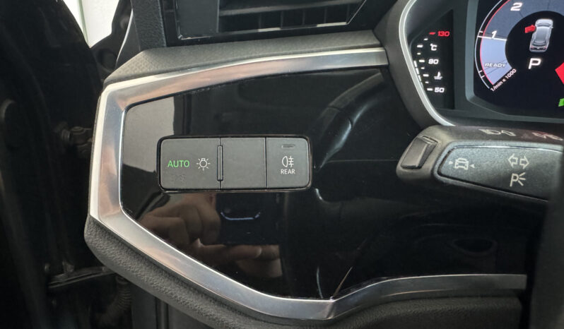 
Audi Q3 TDi Quattro 2.0 full									