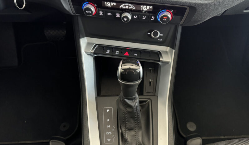 
Audi Q3 TDi Quattro 2.0 full									