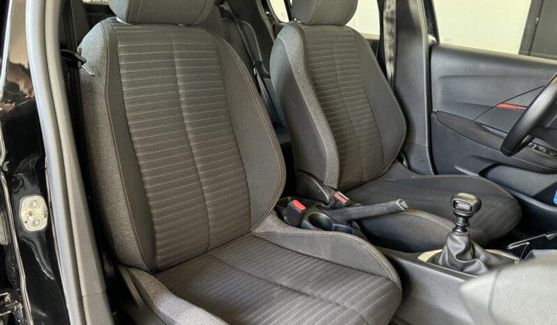 
Peugeot 208 BlueHDI 100 S&S Active full									