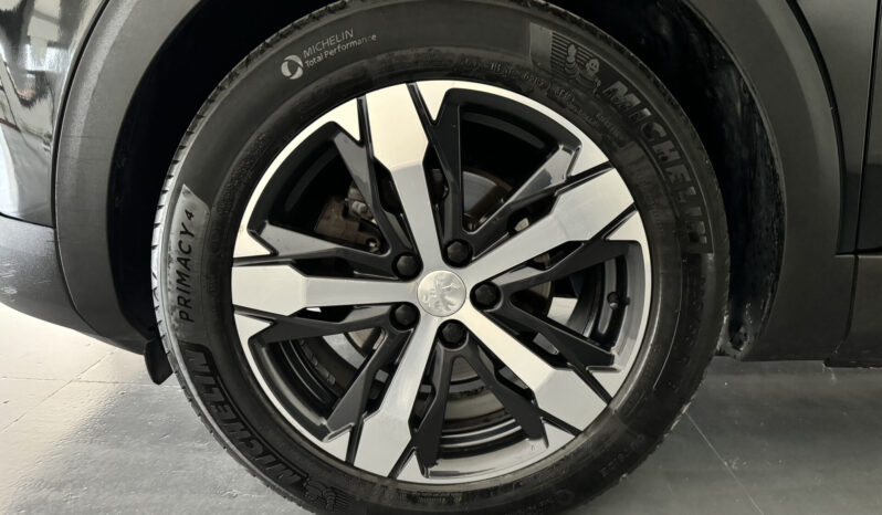 
Peugeot 3008 Blue HDi 130 CV full									