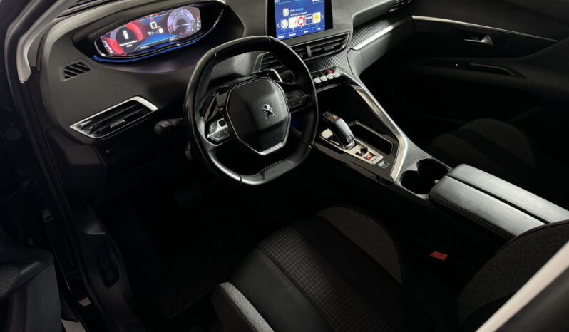 
Peugeot 3008 Blue HDi 130 CV full									