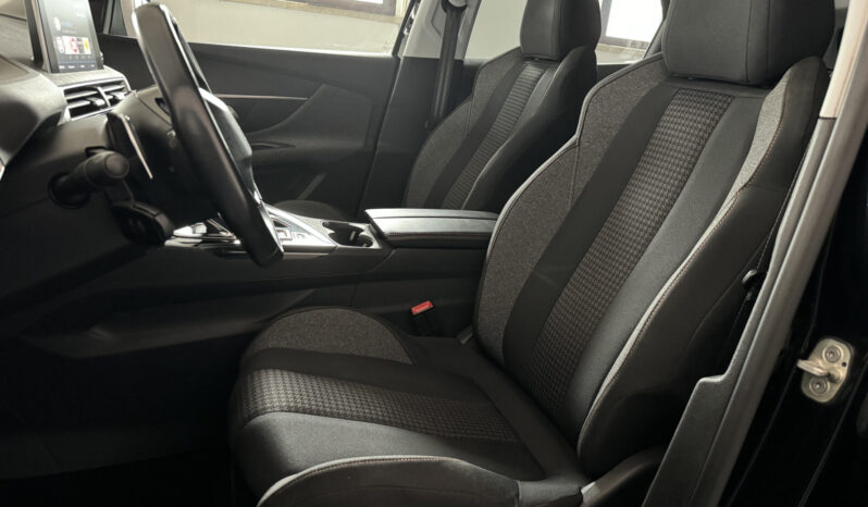 
Peugeot 3008 Blue HDi 130 CV full									