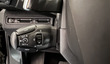 
Peugeot 3008 Blue HDi 130 CV full									