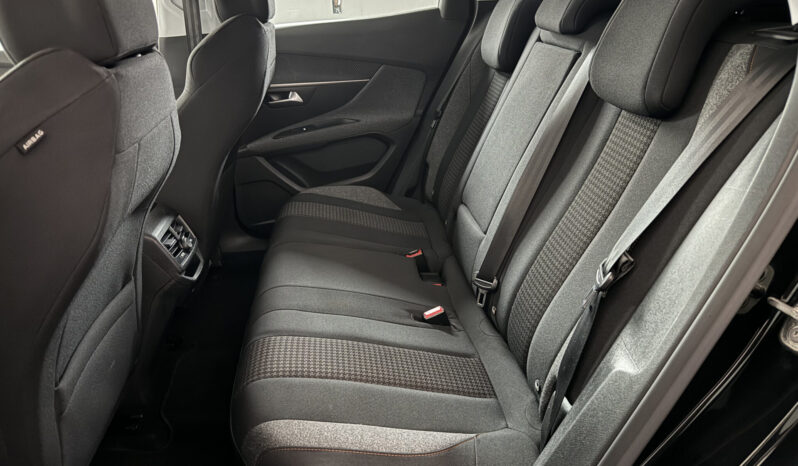 
Peugeot 3008 Blue HDi 130 CV full									