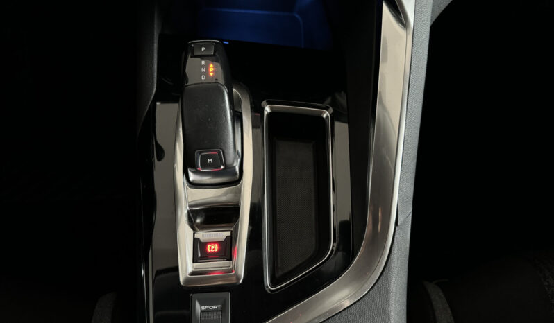 
Peugeot 3008 Blue HDi 130 CV full									