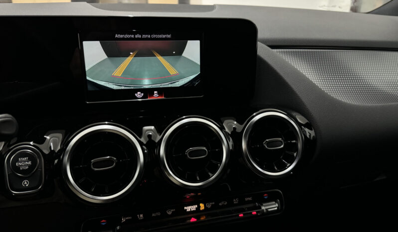 
Mercedes Benz GLA 200d Automatic Sport full									