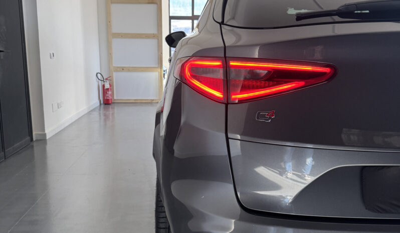 
Alfa Romeo Stelvio Quadrifoglio 2.9 V6 510CV full									