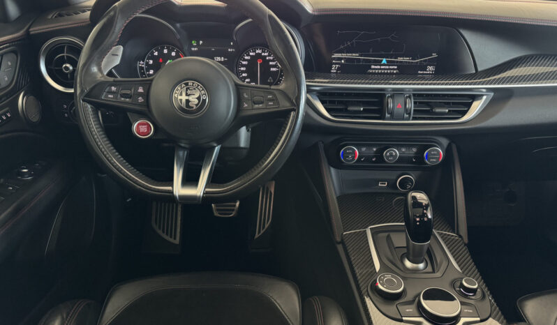 
Alfa Romeo Stelvio Quadrifoglio 2.9 V6 510CV full									