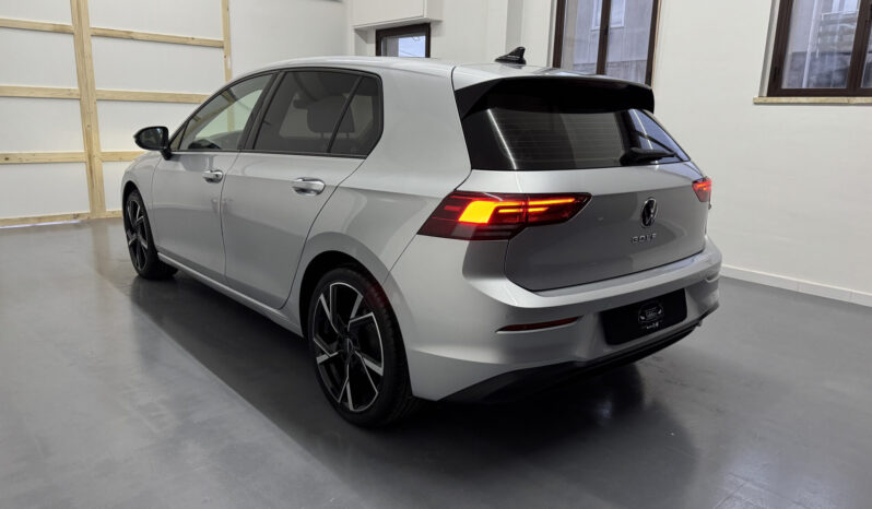 
Volkswagen Golf 8 2.0 TDi full									