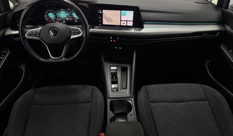 
Volkswagen Golf 8 2.0 TDi full									