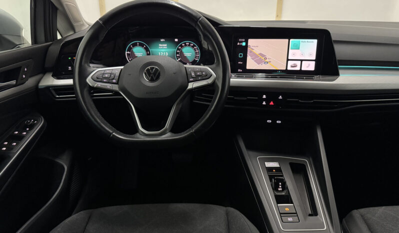 
Volkswagen Golf 8 2.0 TDi full									