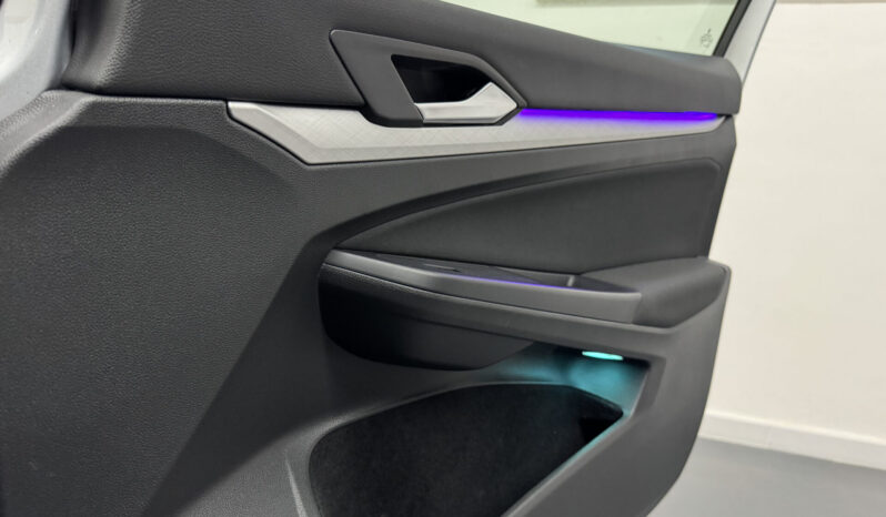 
Volkswagen Golf 8 2.0 TDi full									