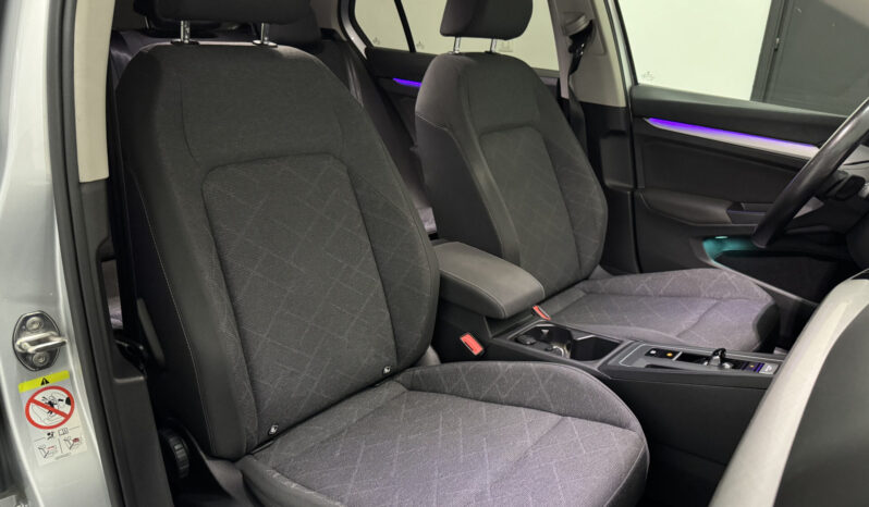 
Volkswagen Golf 8 2.0 TDi full									