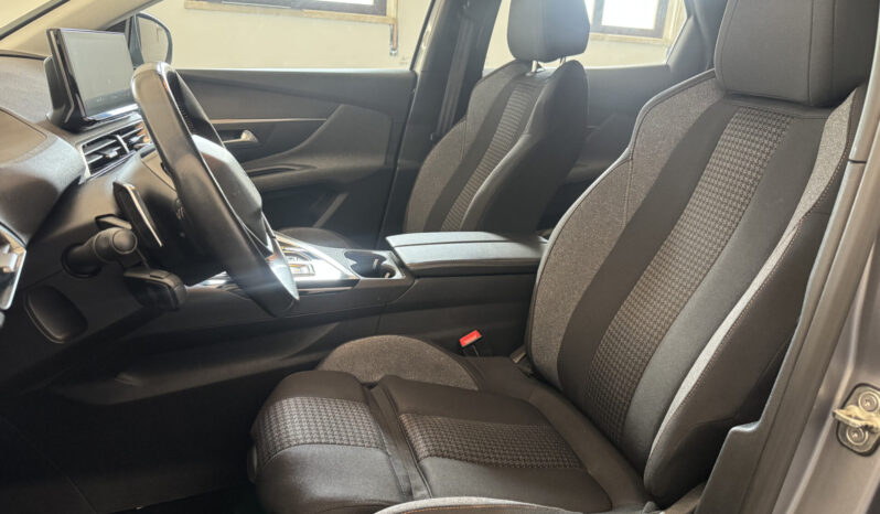 
Peugeot 3008 BlueHDi Eat8 Active Pack full									