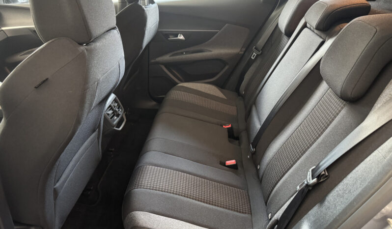 
Peugeot 3008 BlueHDi Eat8 Active Pack full									