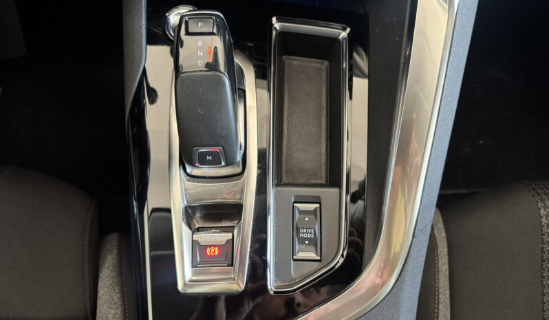 
Peugeot 3008 BlueHDi Eat8 Active Pack full									