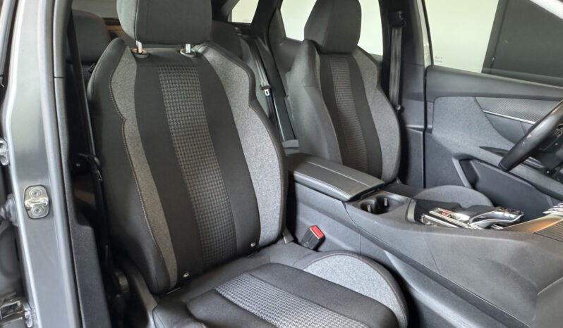 
Peugeot 3008 BlueHDi Eat8 Active Pack full									