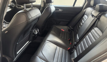 
Alfa Romeo Giulia 2.2 TD Q4 Veloce full									