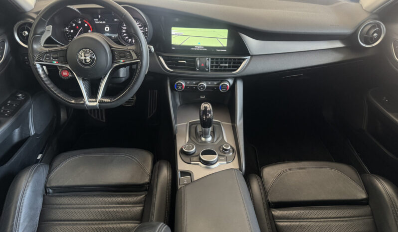 
Alfa Romeo Giulia 2.2 TD Q4 Veloce full									