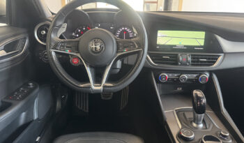 
Alfa Romeo Giulia 2.2 TD Q4 Veloce full									