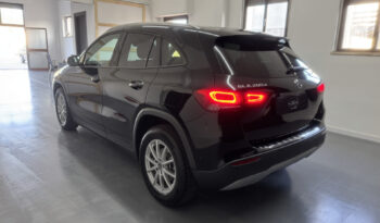 
Mercedes-Benz GLA 200d Automatic full									