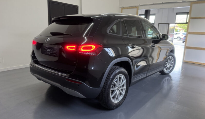 
Mercedes-Benz GLA 200d Automatic full									
