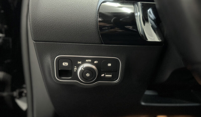 
Mercedes-Benz GLA 200d Automatic full									