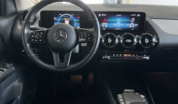 
Mercedes-Benz GLA 200d Automatic full									