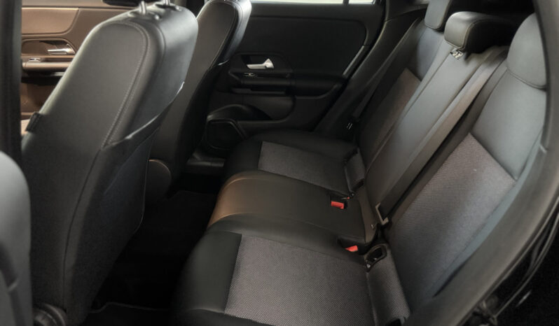 
Mercedes-Benz GLA 200d Automatic full									