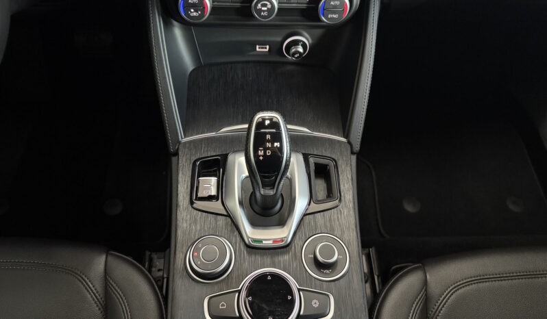 
Alfa Romeo Stelvio 2.2 TD 190CV Q4 full									