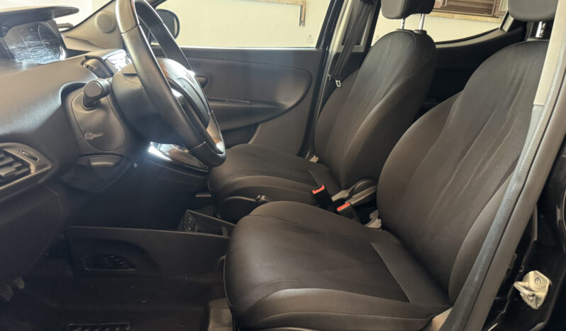 
Lancia Ypsilon 1.0 Gold full									