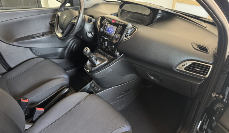 
Lancia Ypsilon 1.0 Gold full									