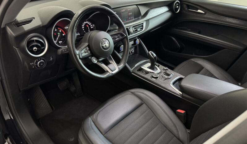 
Alfa Romeo Stelvio 2.2 TD Q4 Sprint full									