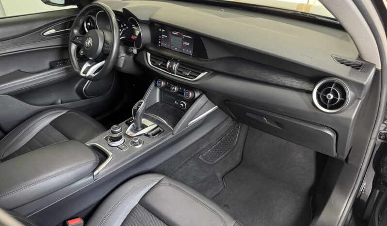 
Alfa Romeo Stelvio 2.2 TD Q4 Sprint full									