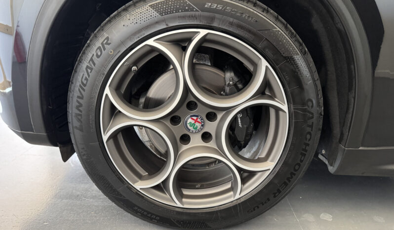 
Alfa Romeo Stelvio 2.2 TD Q4 Sprint full									