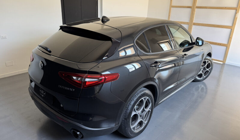 
Alfa Romeo Stelvio 2.2 TD Q4 Sprint full									