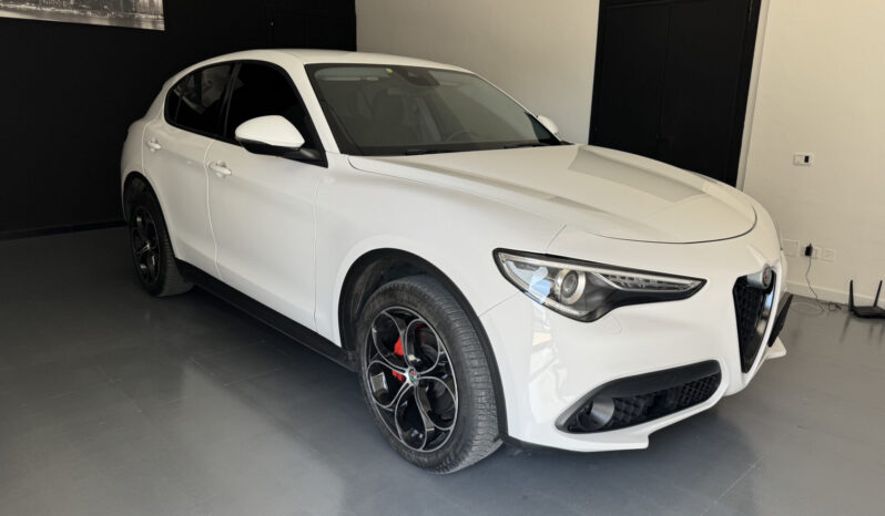 
Alfa Romeo Stelvio 2.2 TD 180CV Q4 full									