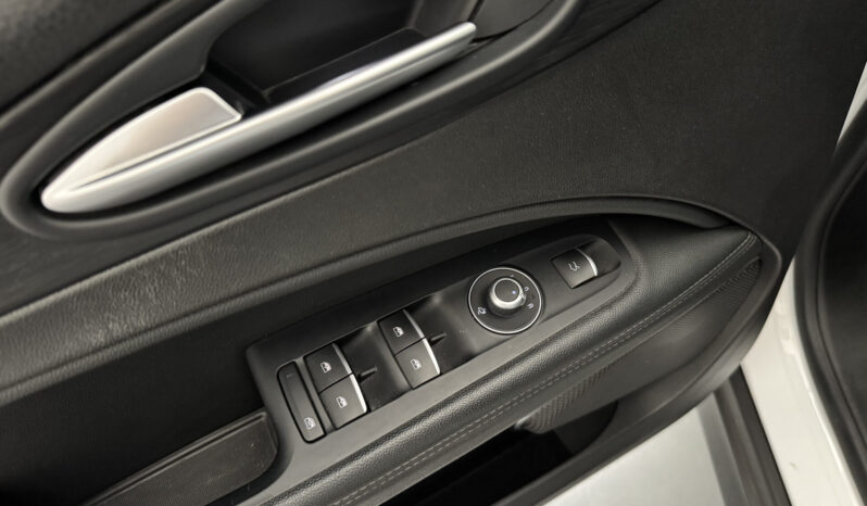 
Alfa Romeo Stelvio 2.2 TD 180CV Q4 full									