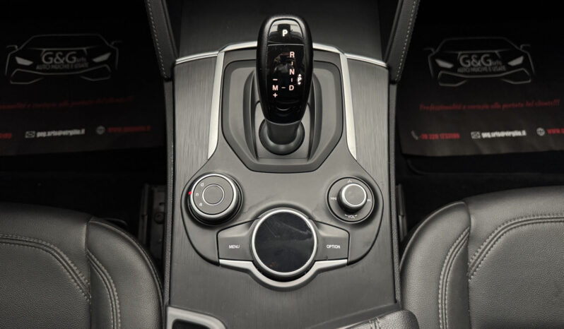 
Alfa Romeo Stelvio 2.2 TD 180CV Q4 full									