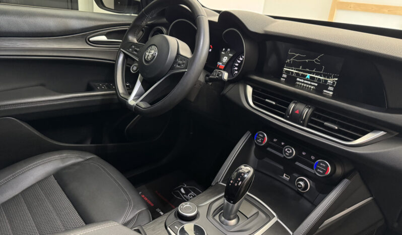 
Alfa Romeo Stelvio 2.2 TD 180CV Q4 full									