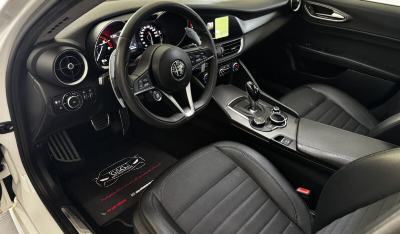 
Alfa Romeo Giulia 2.2 TD 180CV Sport full									