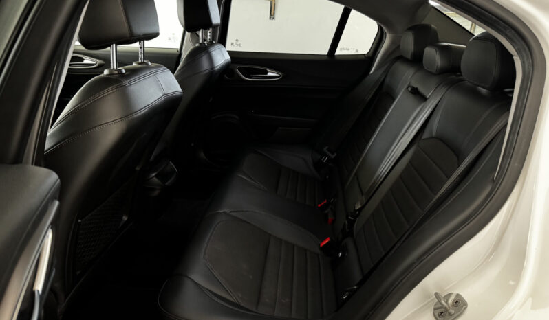 
Alfa Romeo Giulia 2.2 TD 180CV Sport full									