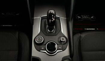 
Alfa Romeo Giulia 2.2 TD 180CV Sport full									