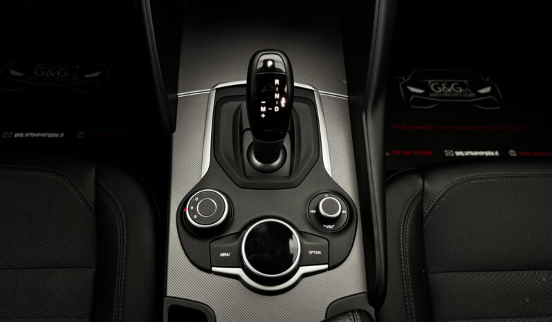 
Alfa Romeo Giulia 2.2 TD 180CV Sport full									